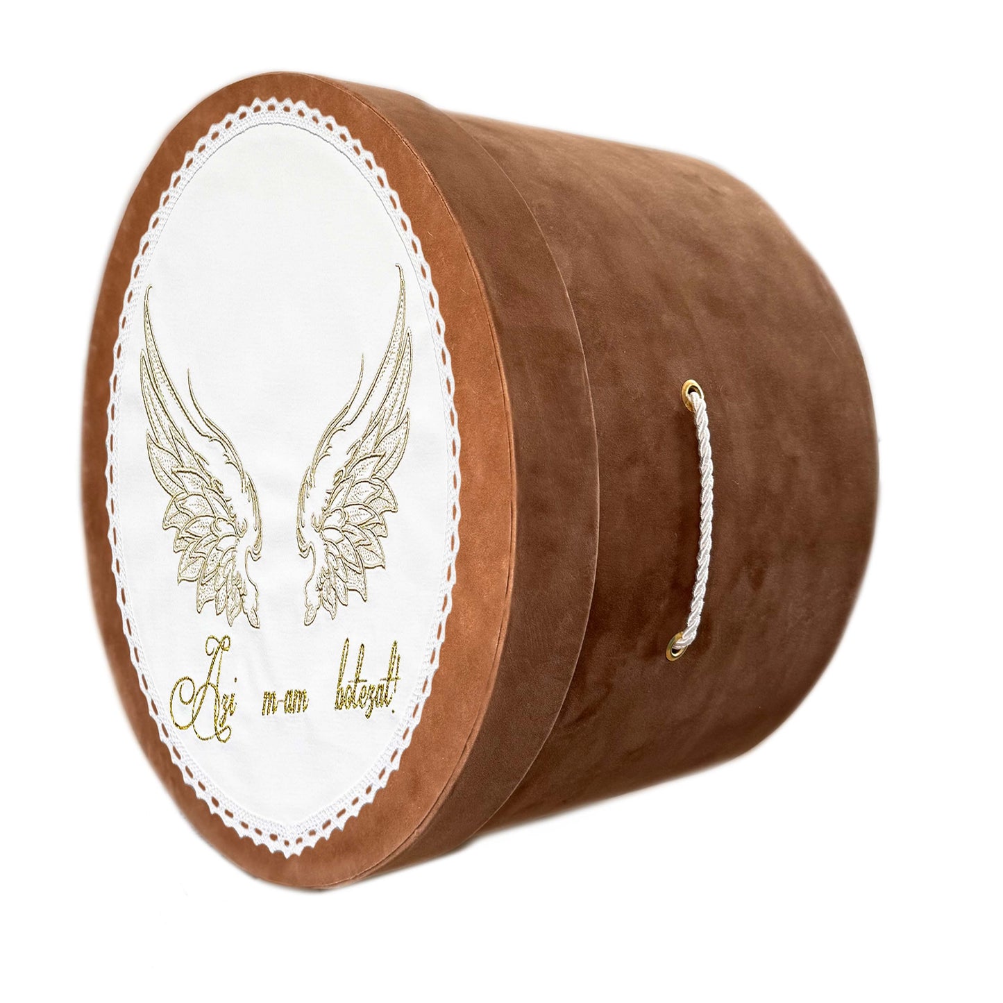 Set elegant trusou botez Gardinea Domain® 11 piese, cutie trusou din catifea cu mesajul "Azi m-am botezat!" si lumanare, decor dantela Maro