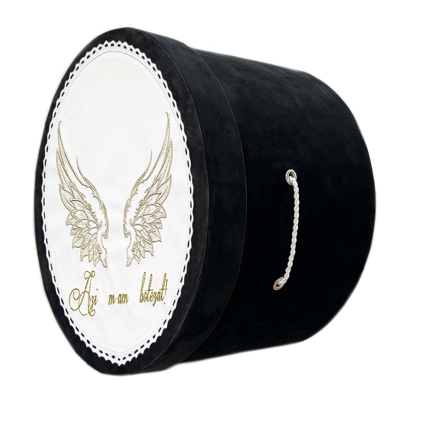 Set elegant trusou botez Gardinea Domain® 11 piese, cutie trusou din catifea cu mesajul "Azi m-am botezat!" si lumanare, decor dantela Negru