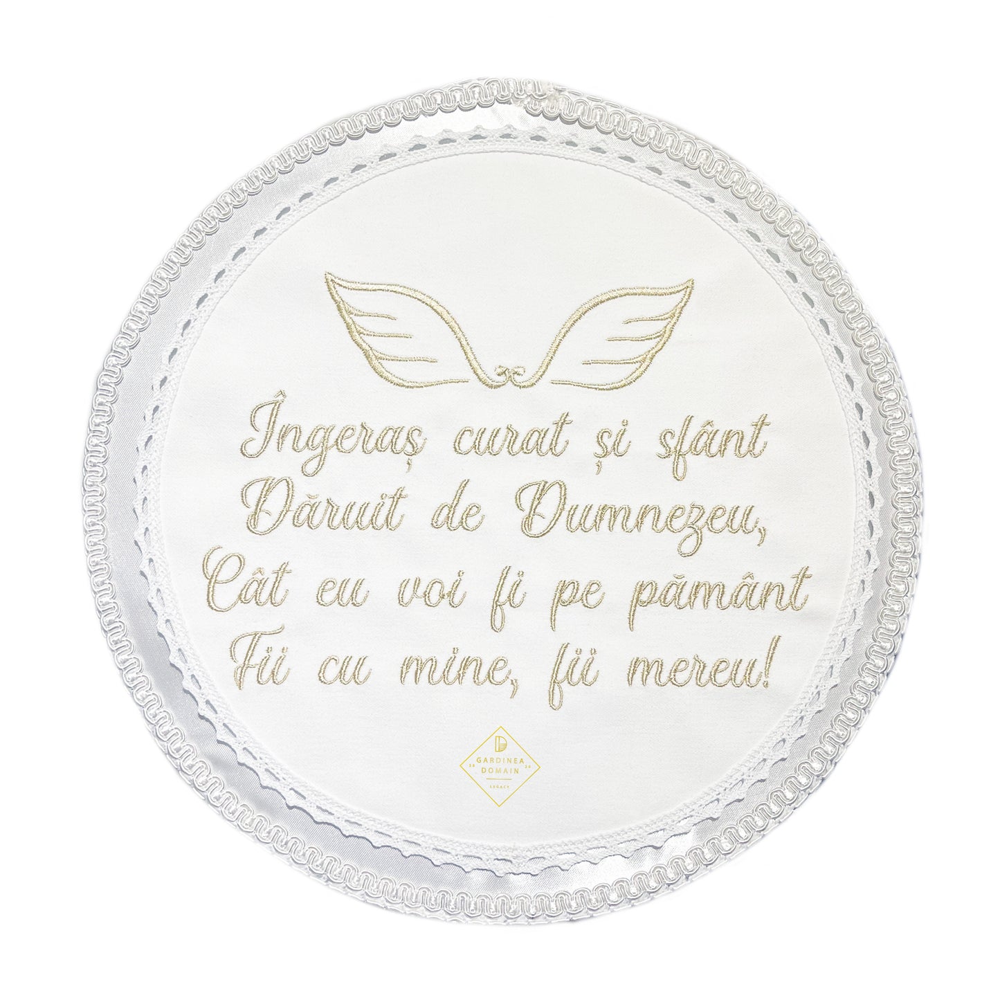 Trusou elegant botez Gardinea Domain® 9 piese, cutie din satin, capac brodat cu mesaj personalizat, decor dantela Alb Ivoire