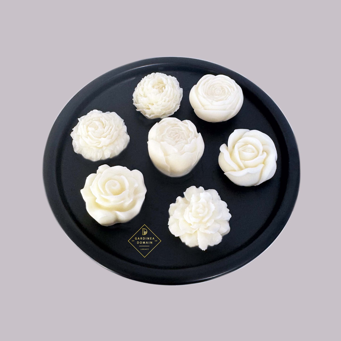 Set lumanari mini mix de flori Gardinea Domain®, din ceara de soia 100% naturala, vegana, Alb inaltime 2.5 CM