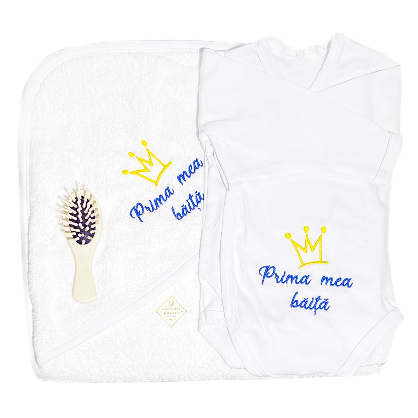 Set complet pentru prima baita dupa botez Gardinea Domain®, 4 piese, body, prosop, halat si perie din lemn, brodat, albastru