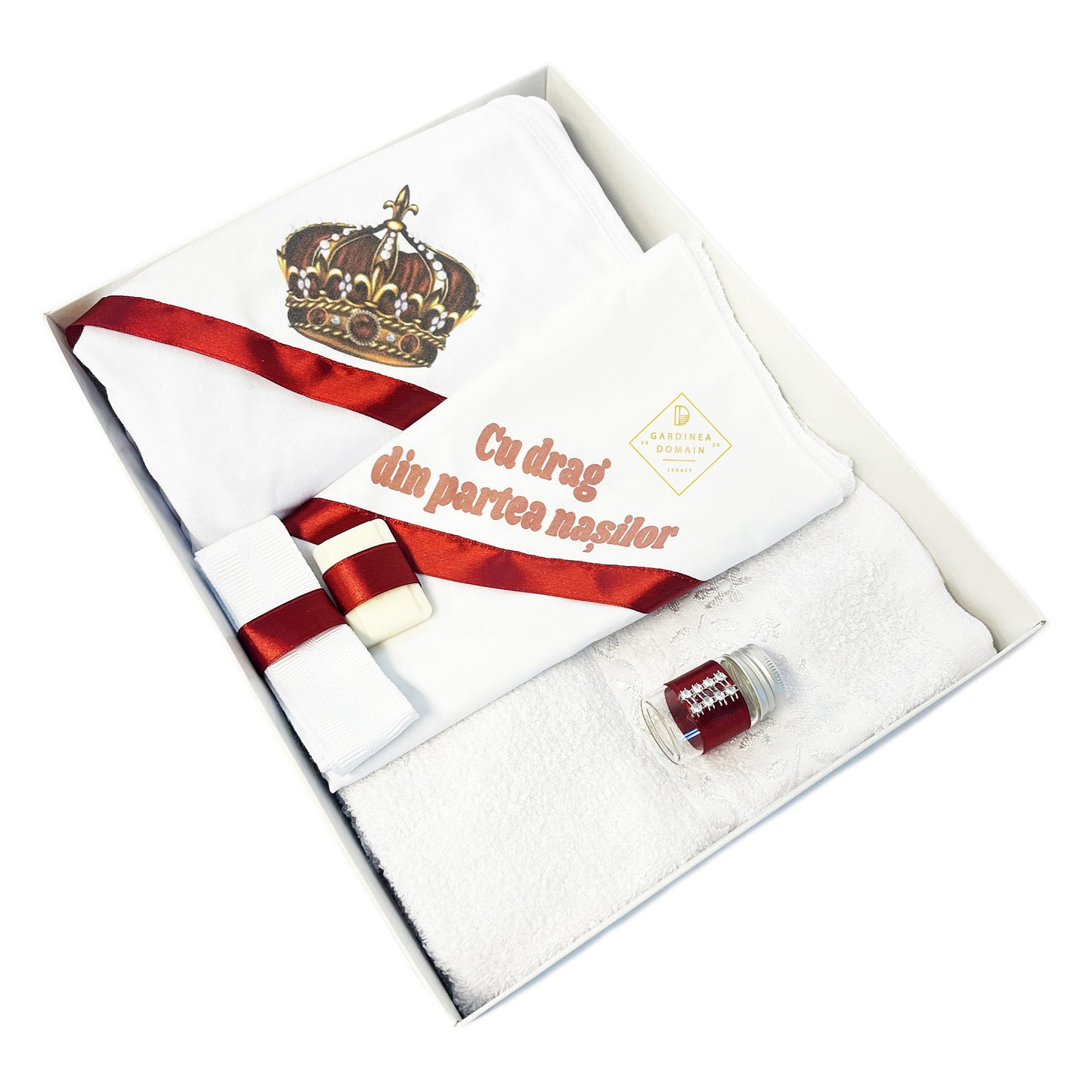 Trusou coronita regala botez Gardinea Domain® 6 piese, in cutie cadou, bumbac 100%, personalizat cu mesajul "Cu drag de la nasi!" rosu