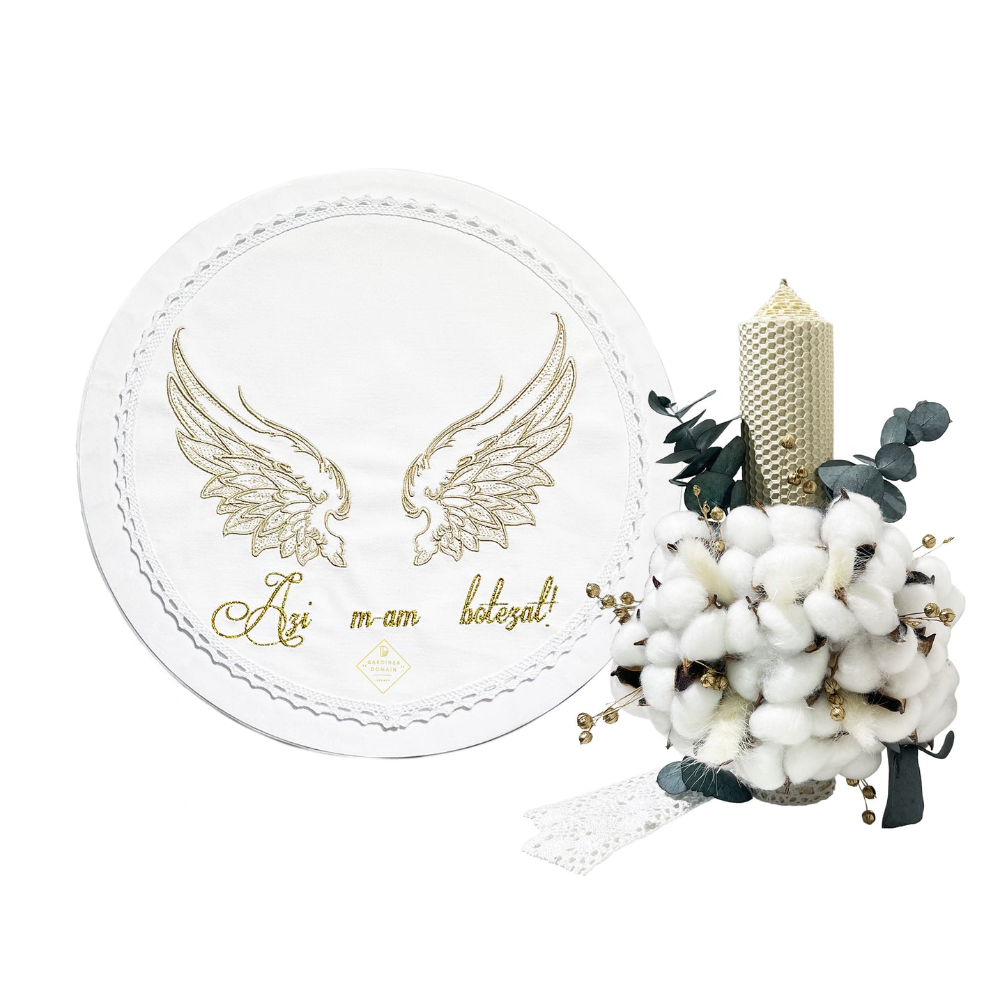 Set elegant trusou botez Gardinea Domain® 11 piese, cutie trusou din catifea cu mesajul "Azi m-am botezat!" si lumanare, decor dantela Alb