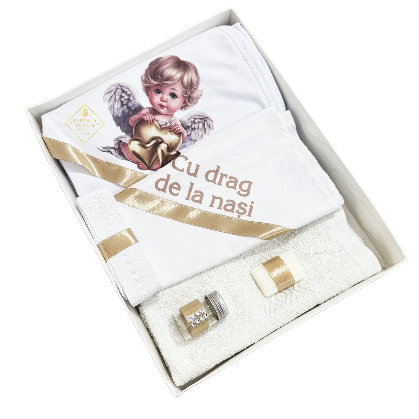 Trusou ingeras realist botez Gardinea Domain® 6 piese, in cutie, bumbac 100%, cu mesajul "Cu mult drag de la nasi, Azi m-am increstinat", crem