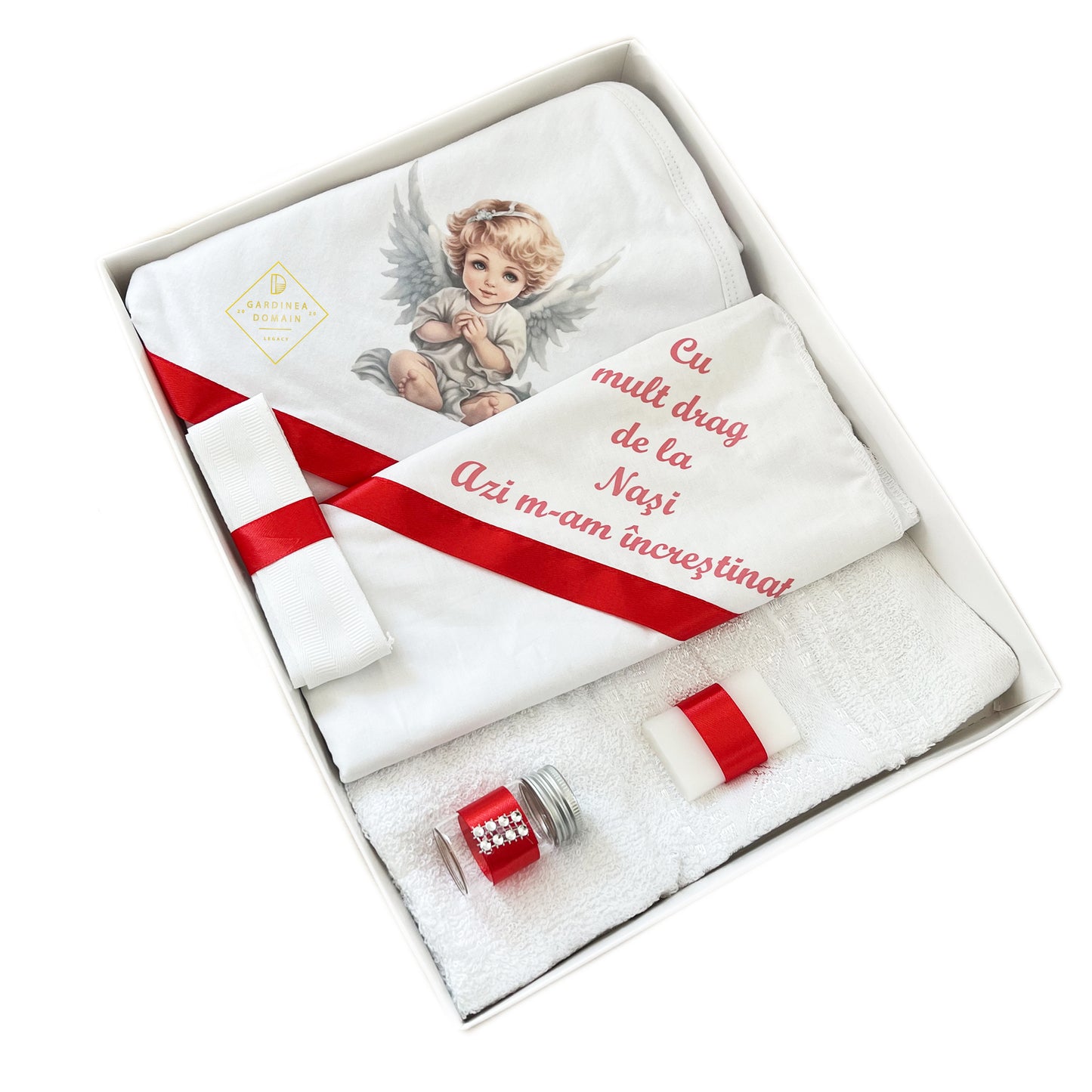 Trusou ingeras realist botez Gardinea Domain® 6 piese, in cutie, bumbac 100%, cu mesajul "Cu mult drag de la nasi, Azi m-am increstinat", rosu