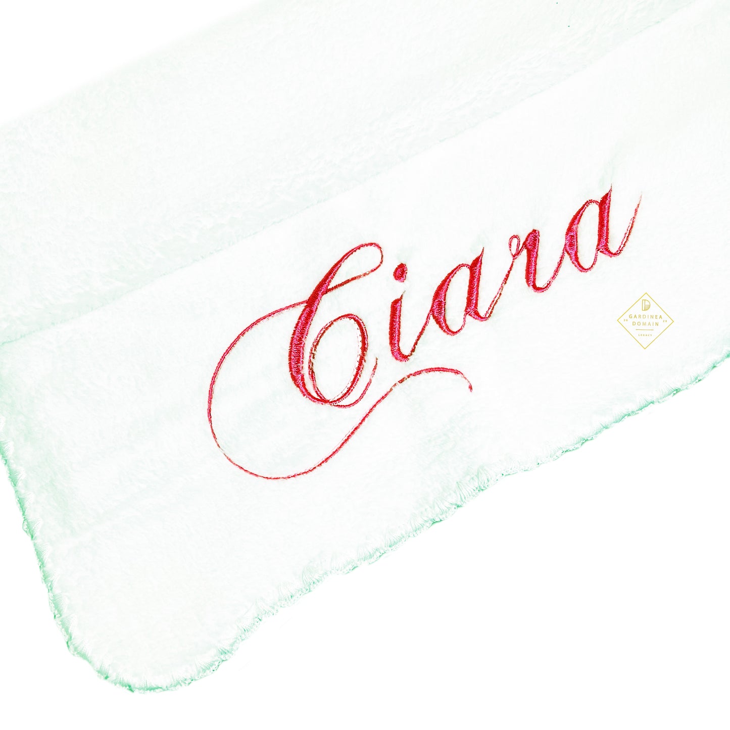 Set elegant trusou botez Gardinea Domain® 10 piese, cutie trusou satin brodat cu mesaj si lumanare personalizata cu iepuras, decor dantela Alb Ivoire