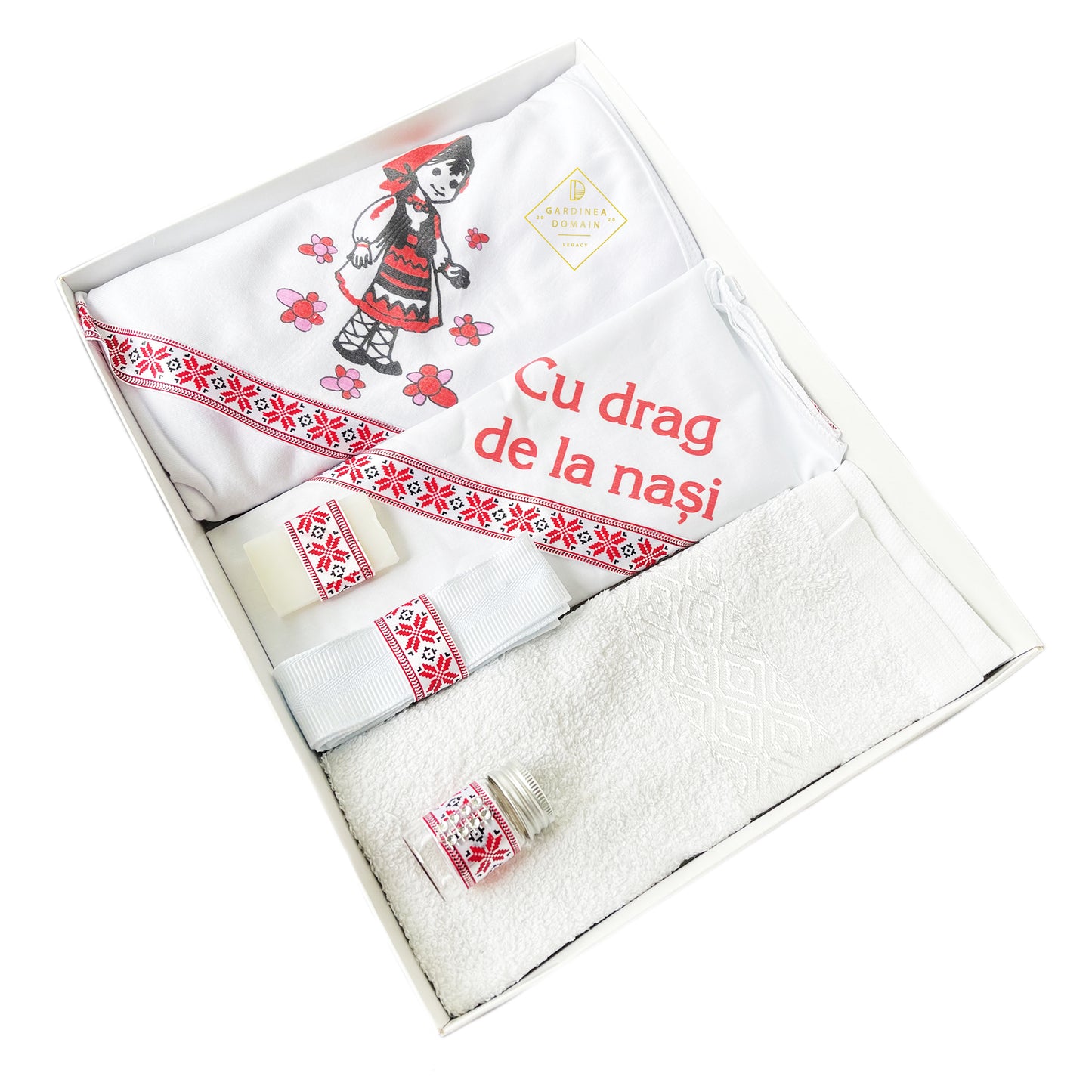 Trusou traditional fetita botez Gardinea Domain® 6 piese, in cutie, bumbac 100%, cu mesajul "Cu drag de la nasi!" rosu