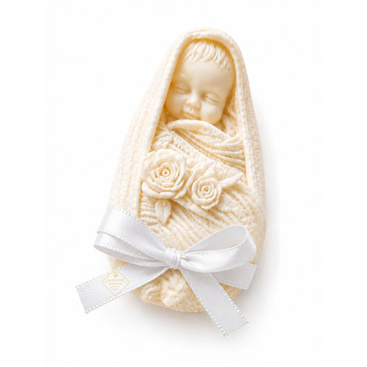 Marturie botez bebelus alb Gardinea Domain®, in cutie personalizata cadou, ceara de soia 100% naturala, vegana, Alb