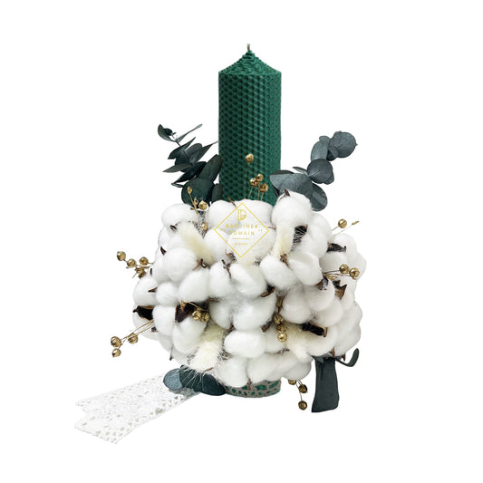 Lumanare de botez Gardinea Domain® verde din ceara naturala de albine, cu bumbac si flori naturale stabilizate, personalizata, decor dantela