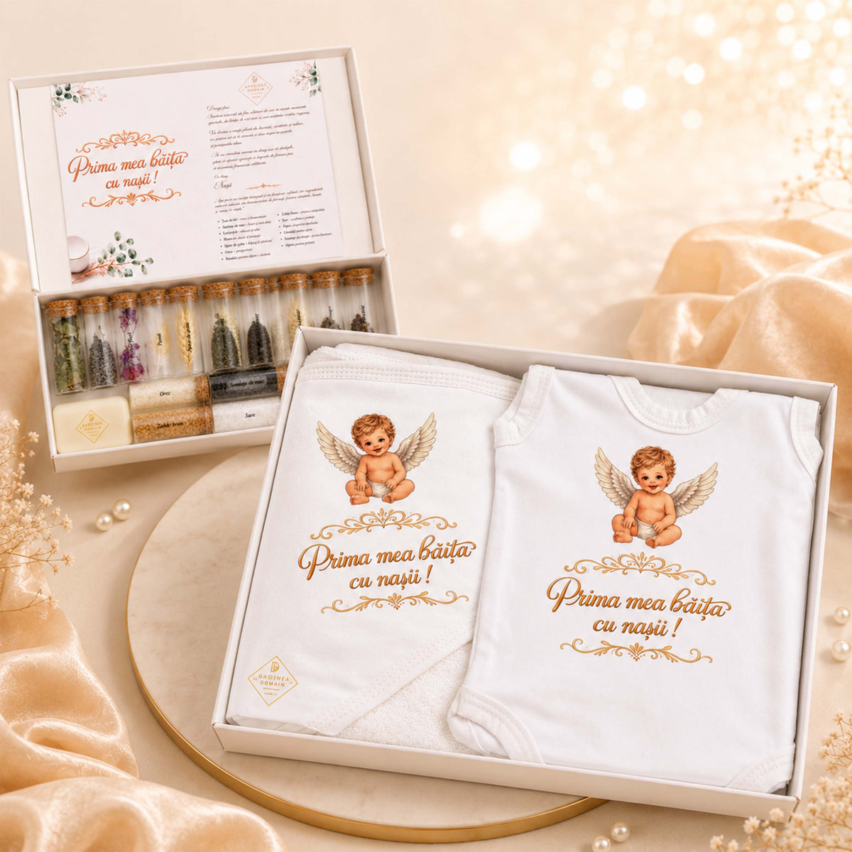Set mirodenii prima baita dupa botez pentru fata, cu ingeras Gardinea Domain®, 18 piese, in cutie cadou, bumbac gros 100% moale, "Prima mea baita cu nasii", Alb
