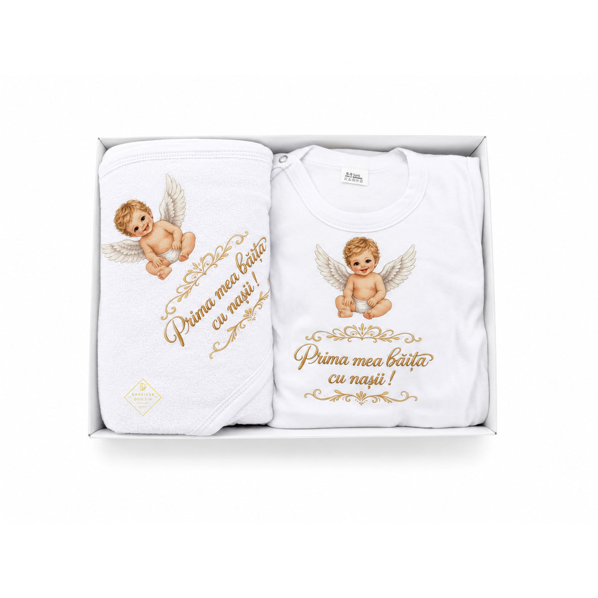 Set complet mirodenii si haine pentru prima baita dupa botez, baietel ingeras Gardinea Domain®, 19 piese, in cutie cadou, bumbac 100% moale, "Prima mea baita cu nasii", Alb
