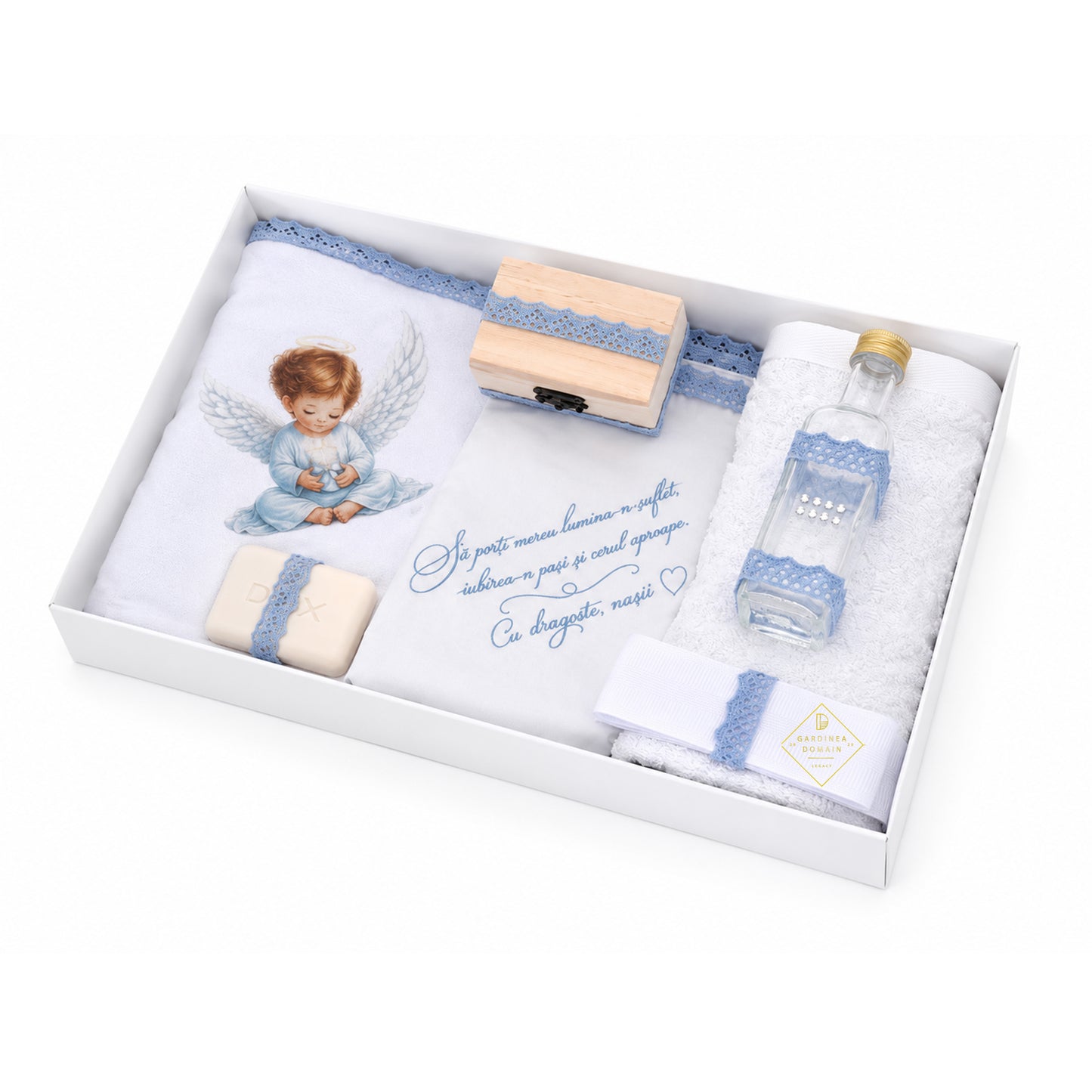 Set trusou botez din bumbac 100% Gardinea Domain® 9 piese, baietel cu lumina in cutie cadou cu lumanare, decor dantela Albastru deschis