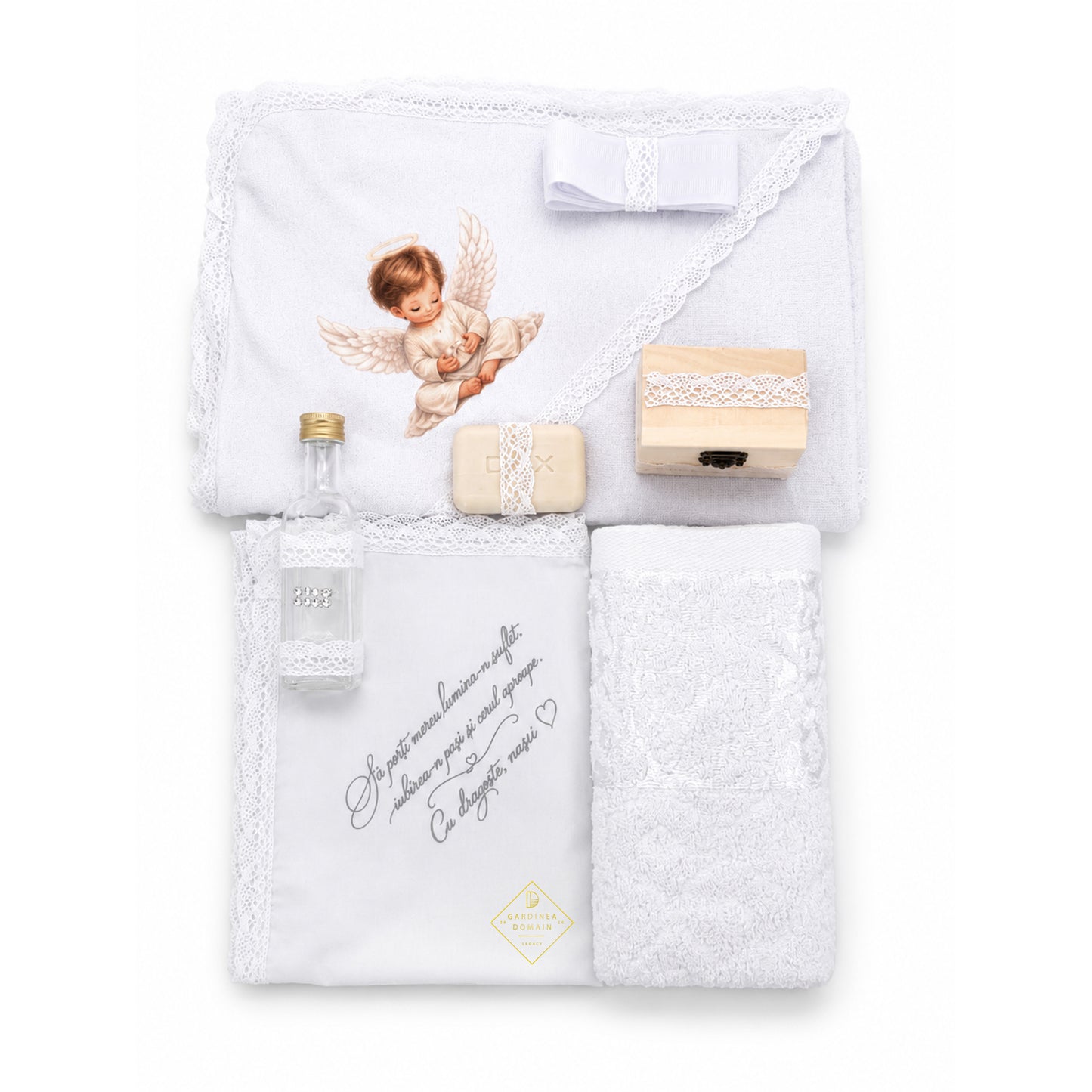 Set trusou botez din bumbac 100% Gardinea Domain® 9 piese, baietel cu lumina in cutie cadou cu lumanare, decor dantela Alb