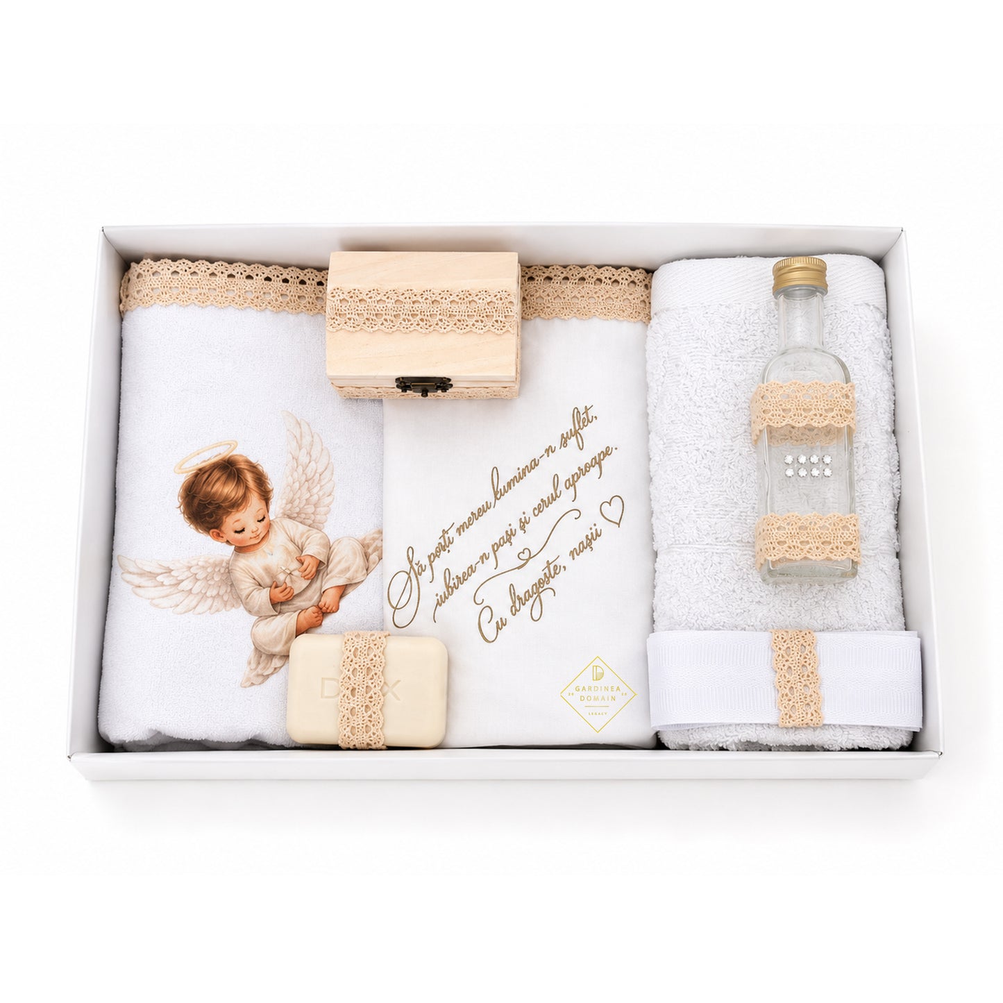Set trusou botez din bumbac 100% Gardinea Domain® 9 piese, fetita cu lumina in cutie cadou cu lumanare, decor dantela Alb