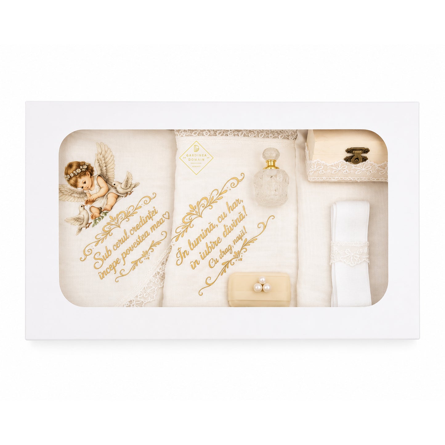 Set trusou complet botez din muselina Gardinea Domain® 9 piese, fetita cu porumbei in cutie cadou cu lumanare, decor dantela Alb