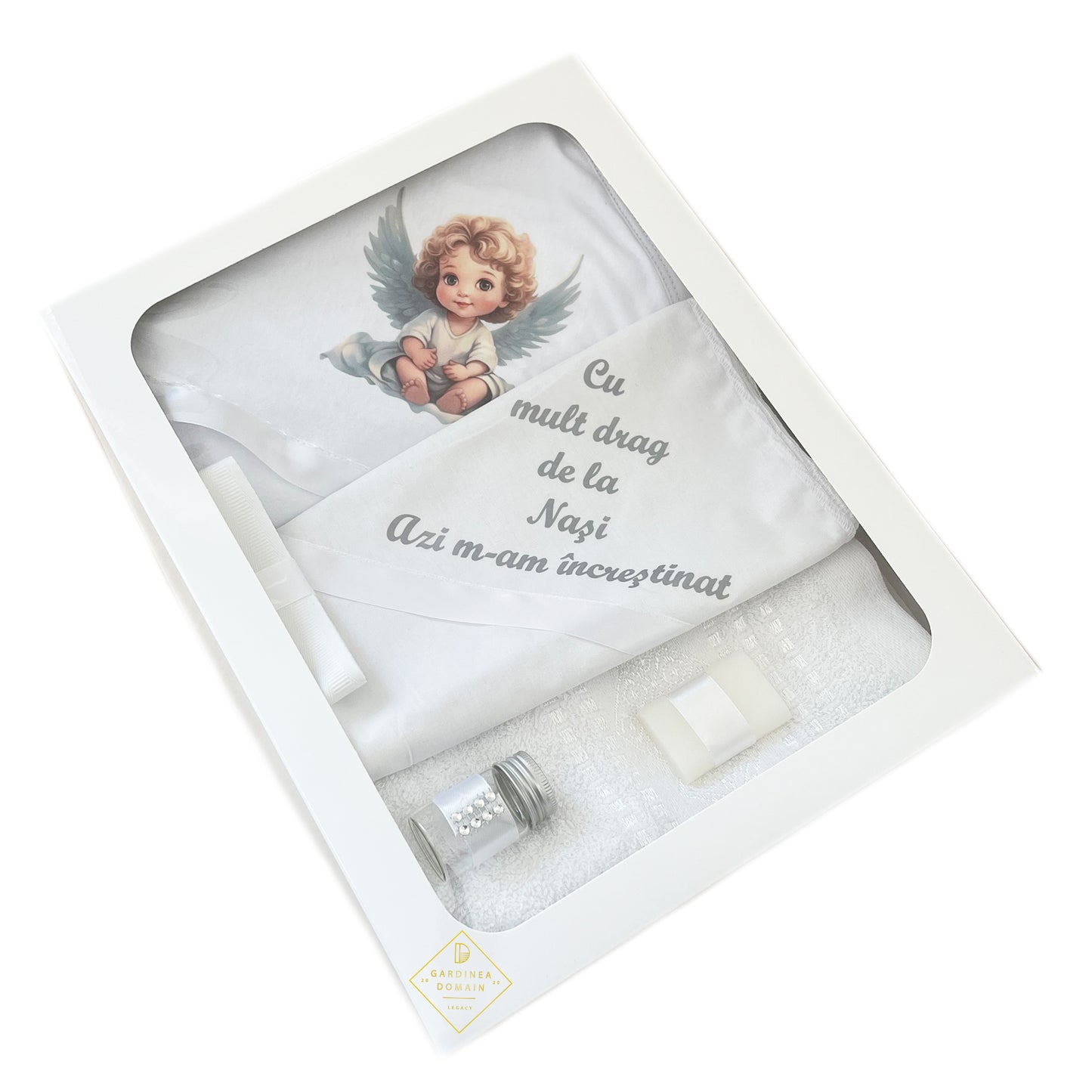 Trusou ingeras realist botez Gardinea Domain® 6 piese, in cutie cadou, bumbac 100%, personalizat cu mesajul "Cu drag de la nasi!", alb